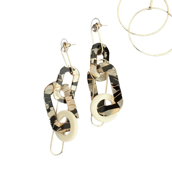 Matilda Jane Good Hart Earrings Set - Picture 4 of 5